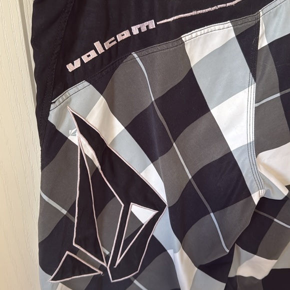 VOLCOM Stone Boars Shorts Men’s Swimsuit - Picture 5 of 6